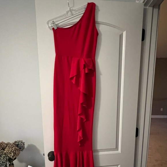 PrettyLittleThing Red Dress - Picture 2 of 9